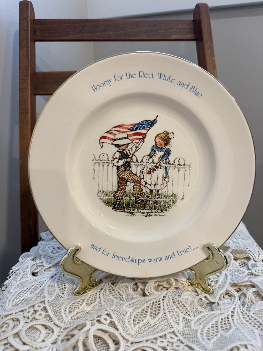 Vintage 1976 Holly Hobbie Freedom Series Bicentennial Plate Red White Blue